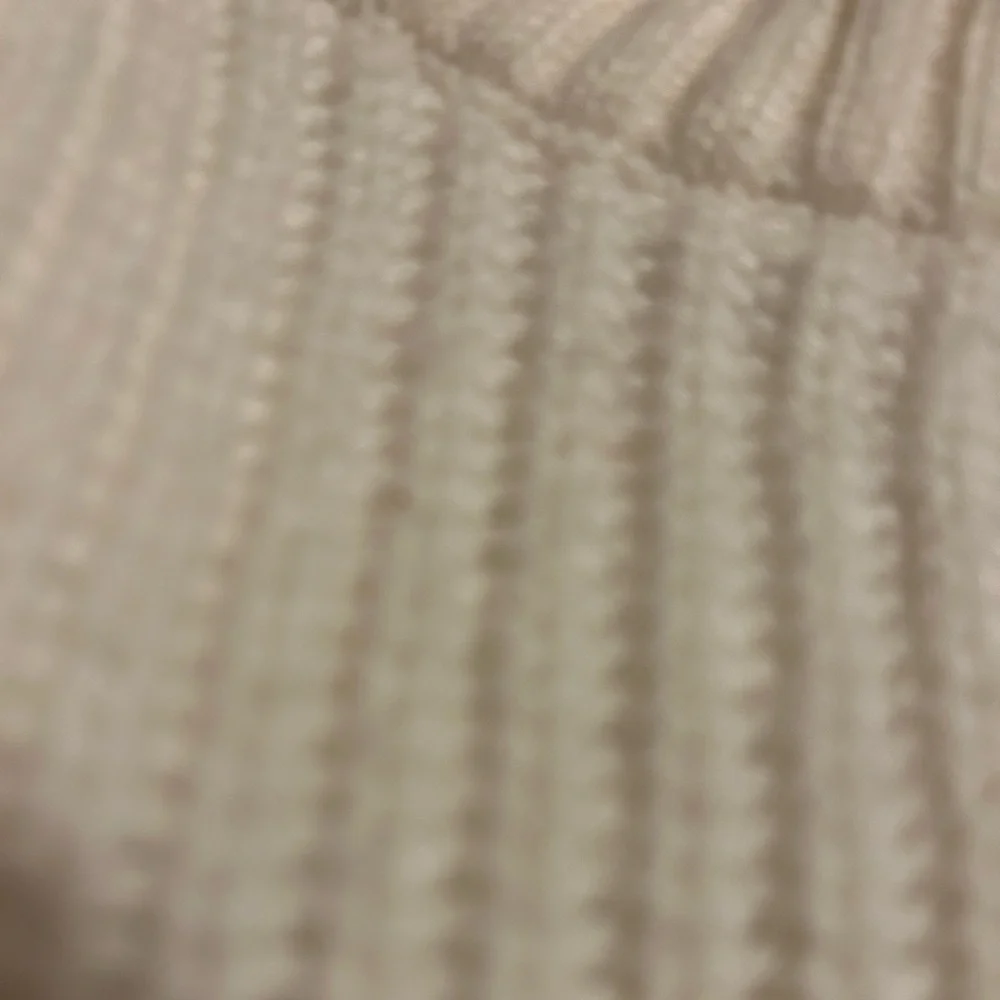H&M White Sweater Vest - Picture 4 of 4